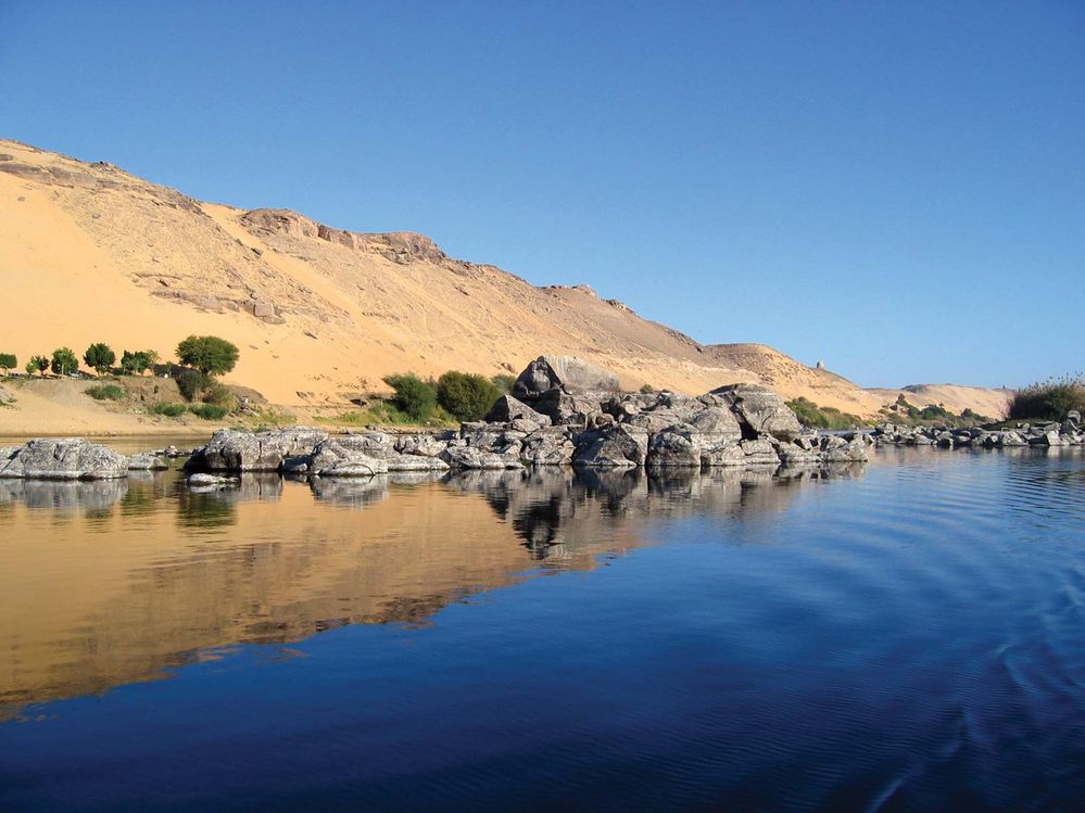 Sand Dunes Along the Nile River, Egypt (https://www.britannica.com/place/Nile-River)  © Nicolas lecoz/Fotolia